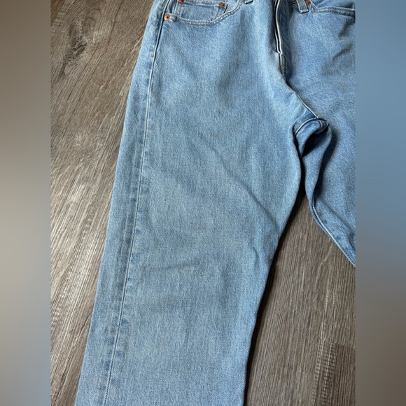 Levi’s Wedgie Hi Rise Denim Jeans Straight Distressed Hem Light Wash Size 31 27 - Picture 3 of 9